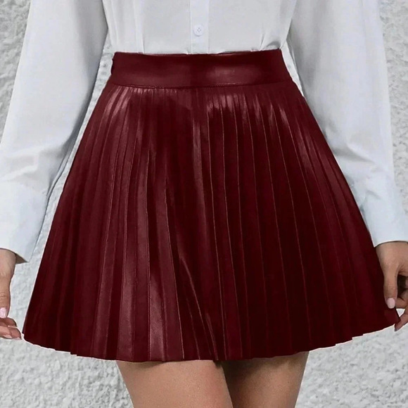 Burgundy Casual Women's High Waist Pleated Faux Leather Mini Skirt - Picture 2 of 6